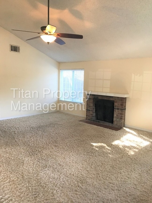 Building Photo - 8041 Peppermint Ct