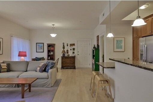 Primary Photo - 68 Bolton St