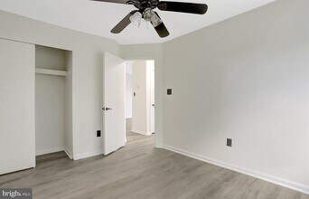 Building Photo - 8627 Beekman Pl