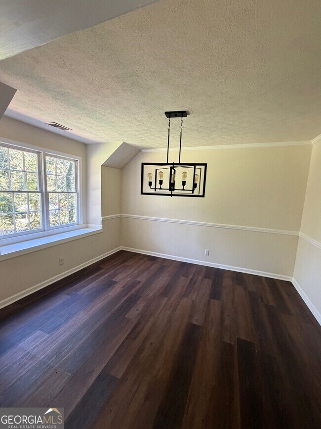 Foto del edificio - 807 Piney Woods Dr