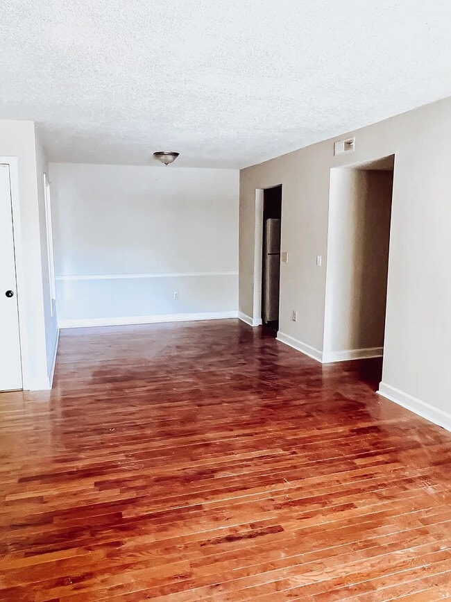 Foto del edificio - Room in Apartment on N Hamilton St
