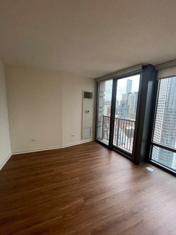 Photo - 503 N Kingsbury St Apartment