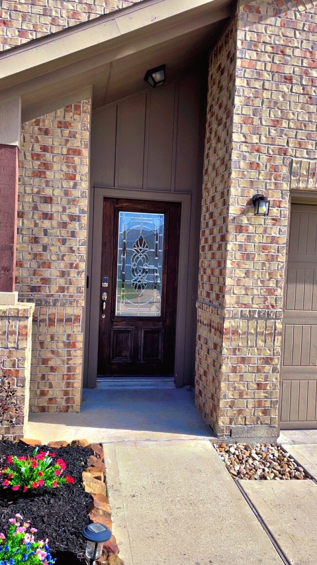 Building Photo - 8626 Willet St