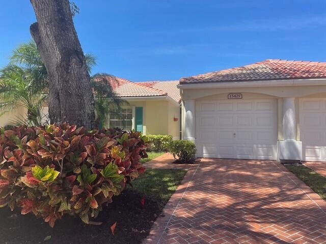 Foto del edificio - 15429 Rosaire Ln