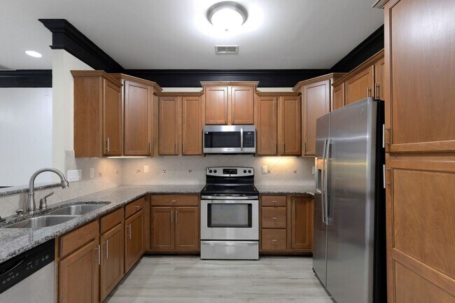Foto del edificio - Spacious 3BR Townhome in Fayetteville