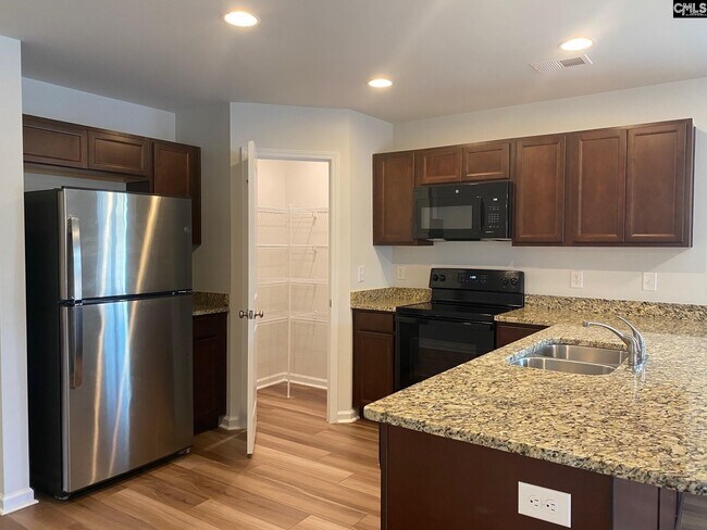 Building Photo - 525 Kirkwall Ct
