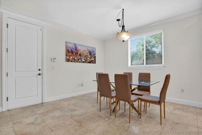 Foto del edificio - 1705 NE 11th St