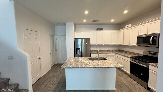 Building Photo - 10563 Sariah Skye Ave