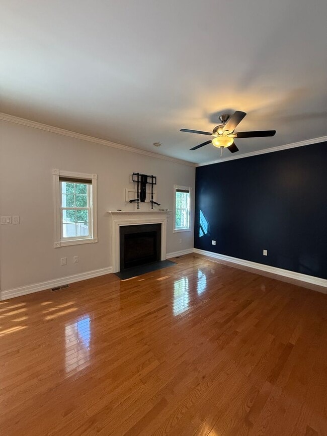 Foto del edificio - 8915 Whitecliff Ln