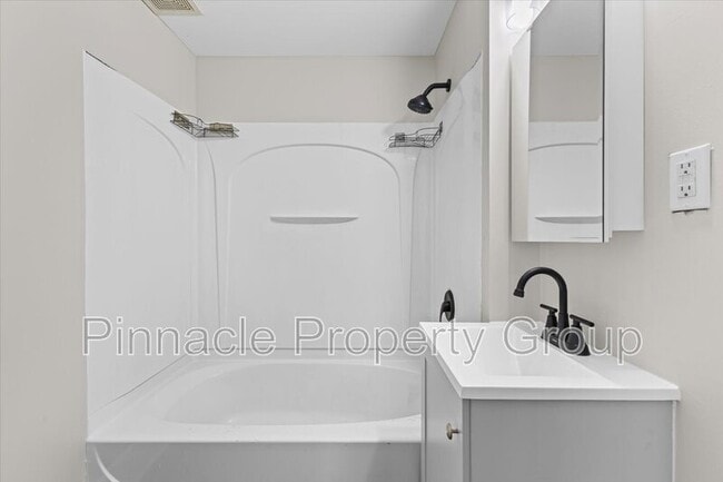 Building Photo - 920 Premont Ave