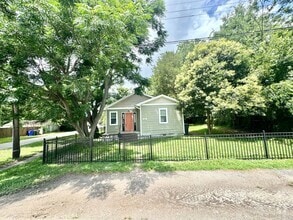 Building Photo - 3101 Hurley Ave