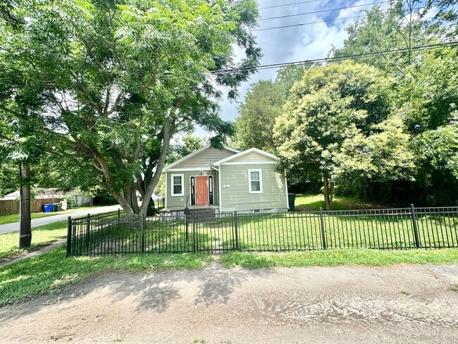 Building Photo - 3101 Hurley Ave