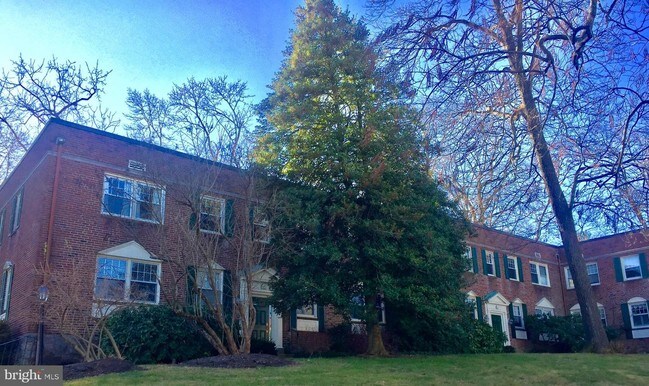 Building Photo - 500 E Lancaster Ave
