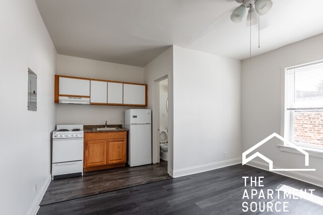 Photo - 3957 W Irving Park Rd Apartment