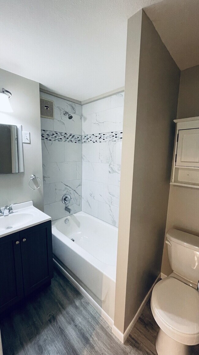 Building Photo - Charming Riverfront Rental in the Heart of...