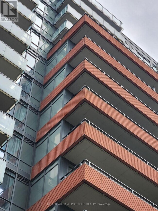 Building Photo - 705-4k Spadina Ave.