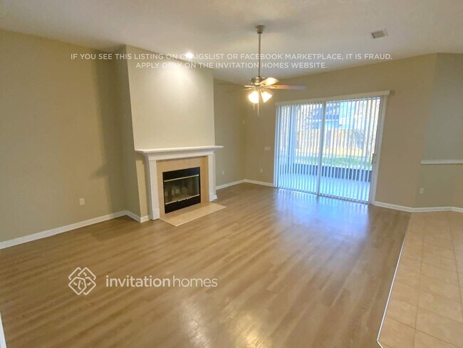 Foto del edificio - 833 Lord Nelson Blvd