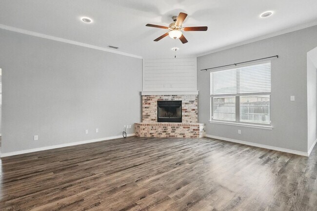 Building Photo - 250 Carriage Hills Pkwy
