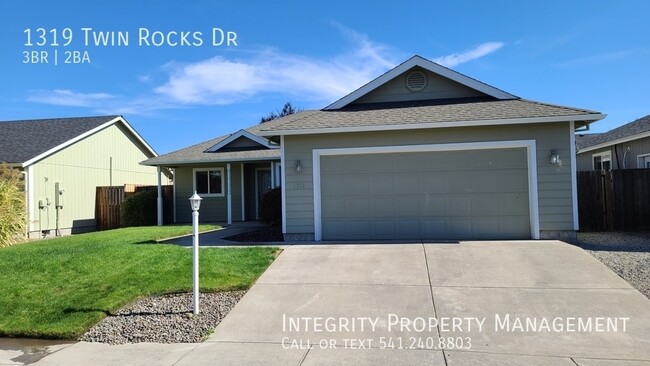 Building Photo - 1319 Twin Rocks Dr