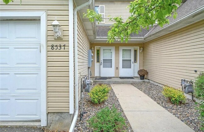 Building Photo - 8537 Cardiff Ln