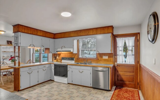 Foto del edificio - 4 Bedroom homestead on 6.68 acres