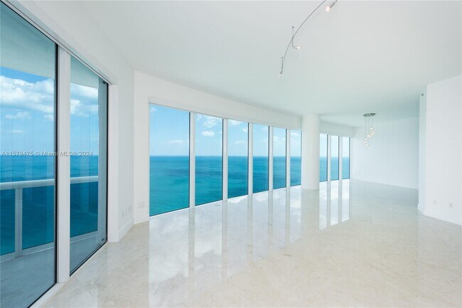 Building Photo - 2711 S Ocean Dr