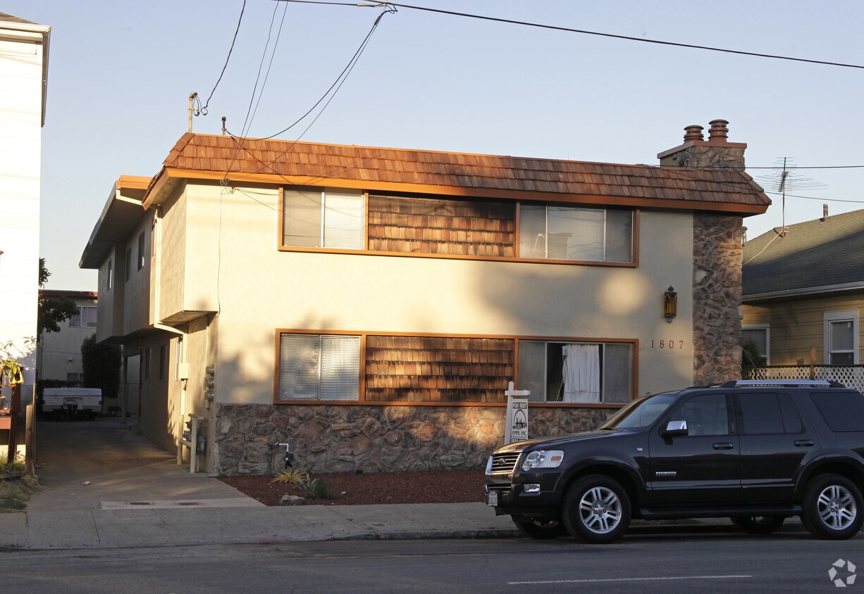 Primary Photo - 1807 Lincoln Ave