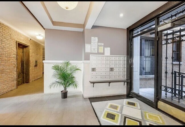 Foto del edificio - 48 W 138th St
