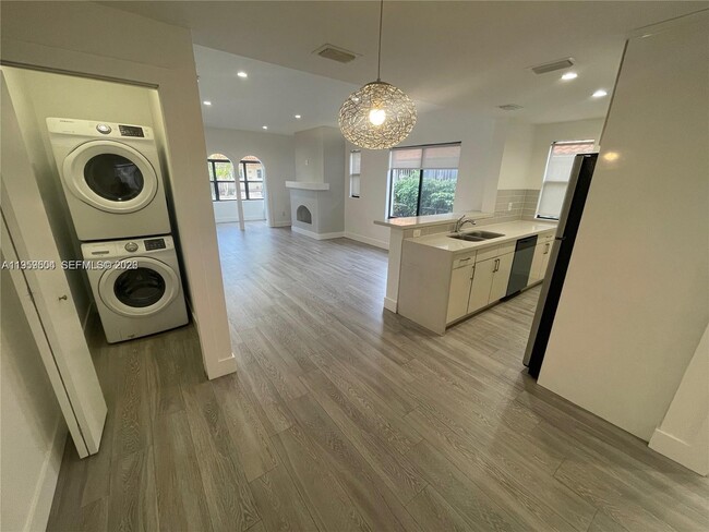 Foto del edificio - 1637 SW 10th St