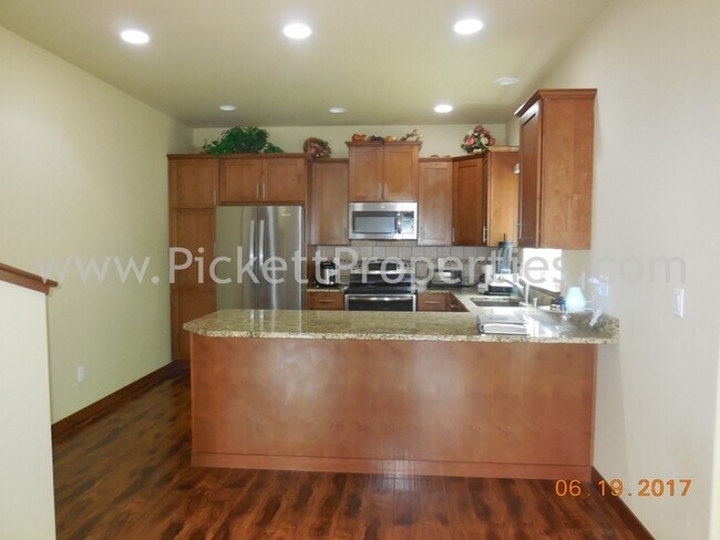 Building Photo - Beautiful 3 Bedroom in Great Silverdale Lo...