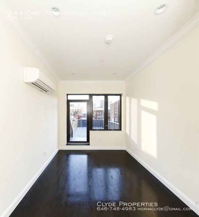 Building Photo - Stunning 5 bedroom duplex with 3 full baths!