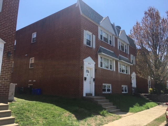 Foto principal - Two Bedroom Duplex in Bustleton