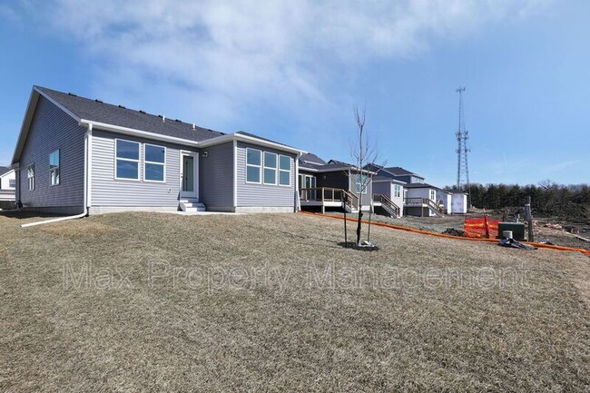 Building Photo - 1208 NW Yorktown Dr