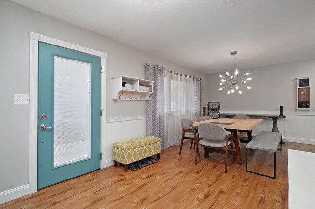 Foto del edificio - 2422 S Kickapoo Ave