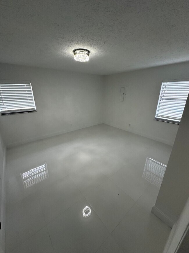 Foto del edificio - 1242 SW Parma Ave