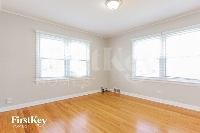 Building Photo - 830 Latimer Lane