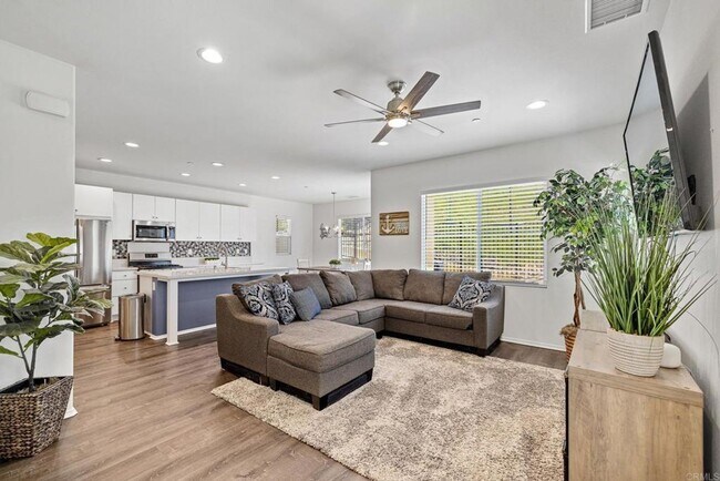 Foto del edificio - NEWER 3BD/2.5BA Home in desired Main Ranch Development in El Cajon!