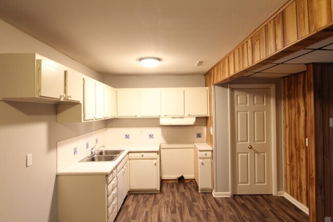 Foto del edificio - Great House with Fresh New Updates!!  Better Hurry!!