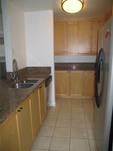 Building Photo - 3440 Lebon Dr