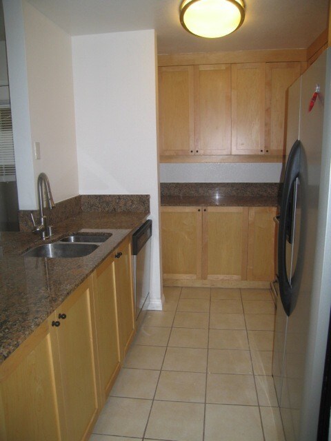 Foto del edificio - 3440 Lebon Dr