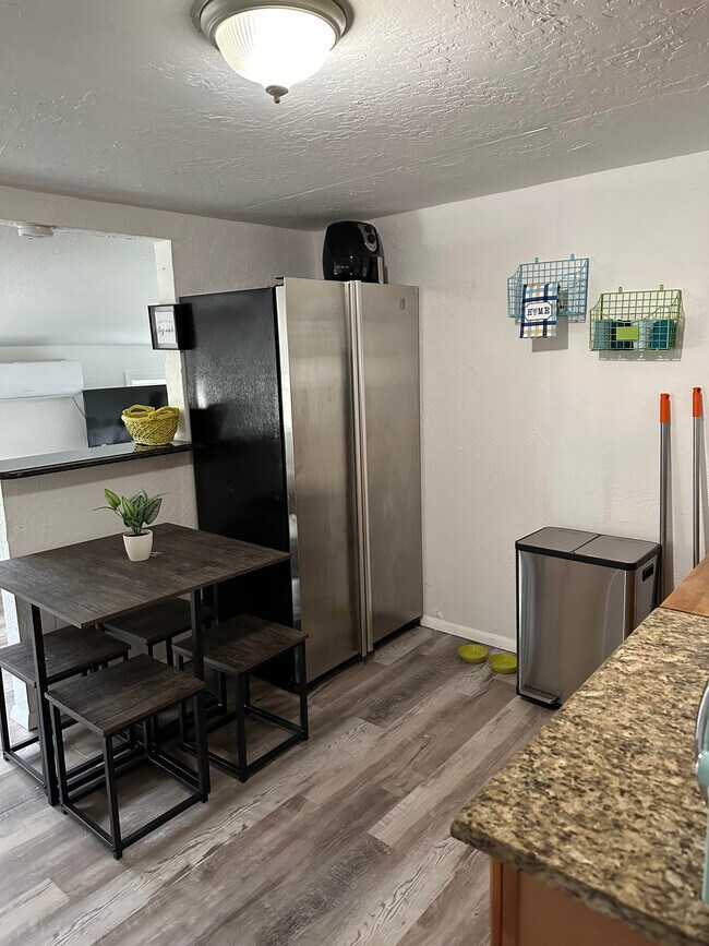 Foto del edificio - 6002 72nd Ave N