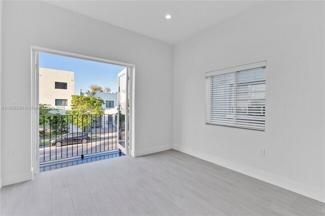 Foto del edificio - 1786 SW 9th St