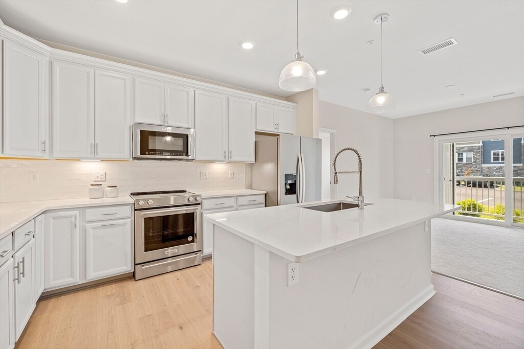 Foto principal - 2 Stratton Dr