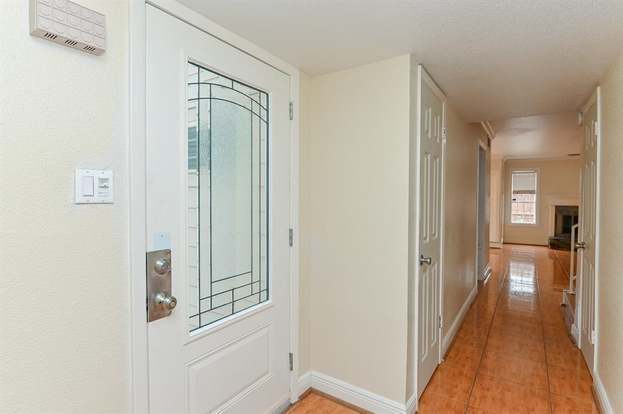 Building Photo - 7375 Antoine Dr