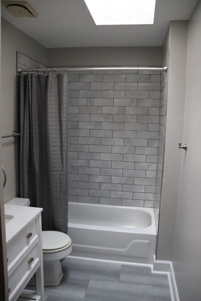 Foto del edificio - 108 Trinity Woods Dr