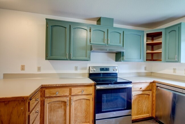 Foto del edificio - 3 Bedroom/2.5 bathroom townhouse centrally located Oak Harbor