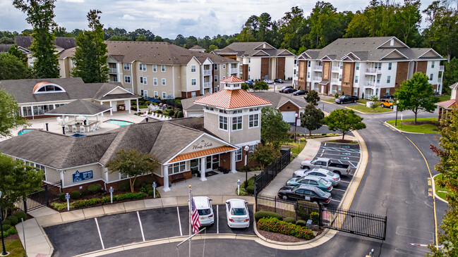 Clubhouse and Gated Entrance - 700 Acqua Apartments