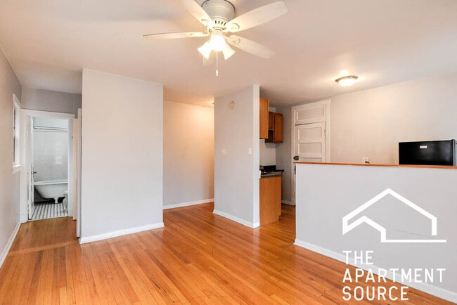 Building Photo - 3271 W Wrightwood Ave