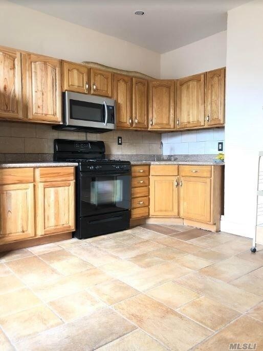 Foto del edificio - 3 bedroom in Woodhaven NY 11421