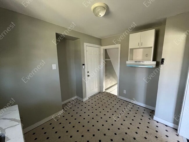 Building Photo - 15904 Muirland St